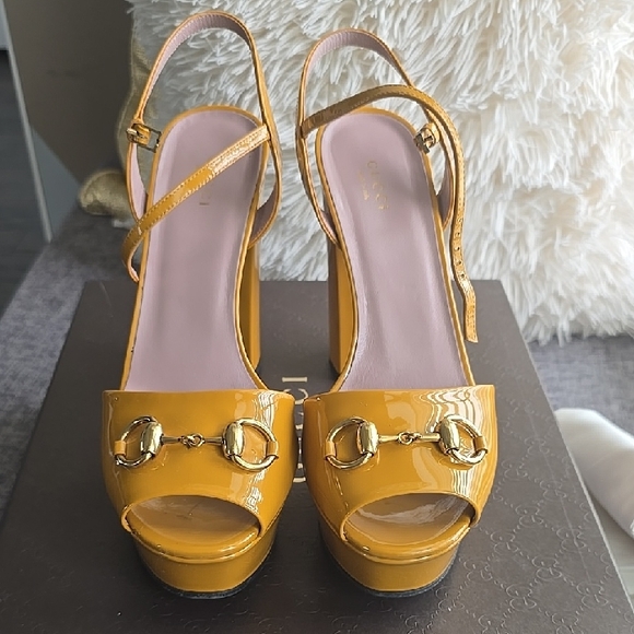 Gucci Yellow Gold Heels Elegant Slingback - Picture 1 of 6